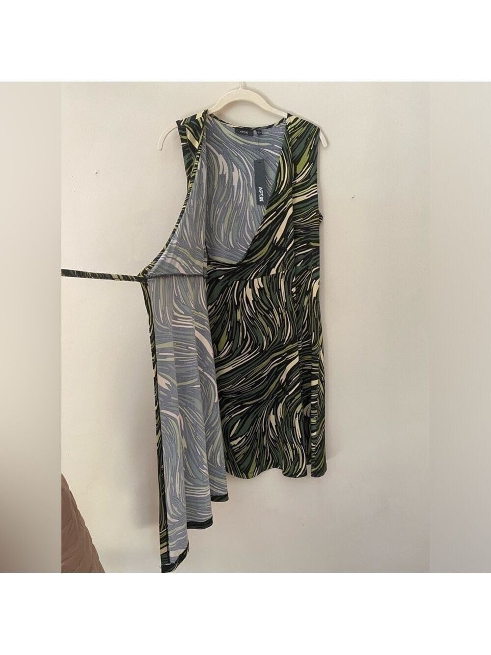 Apt. 9 Swirled Pattern Wrap Dress M NWT
